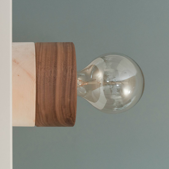 ALMUT 0239 vägglampa, hållbar, valnöt/cembratall