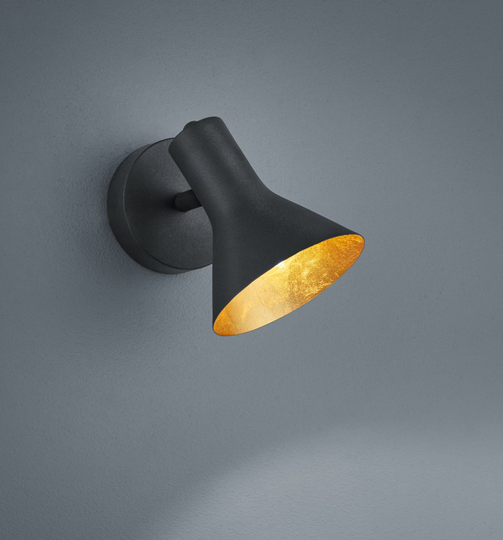Nina vägglampa