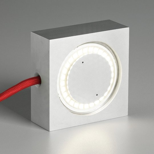Mångsysslaren Square med LED, röd sladd