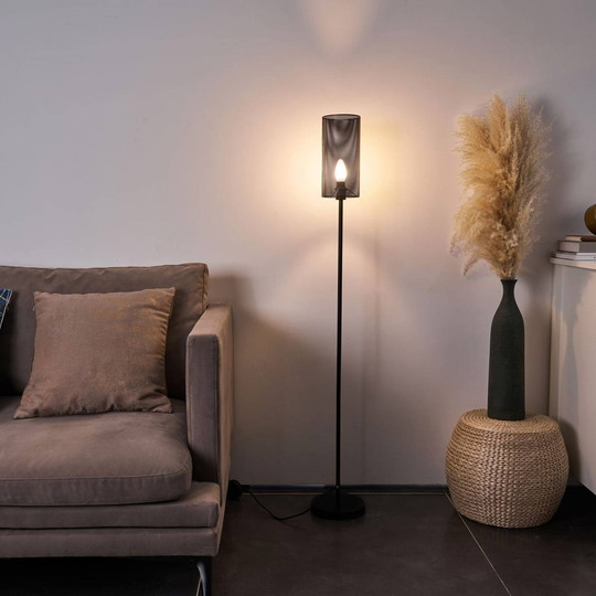 Pauleen Black Mesh golvlampa av svart metall