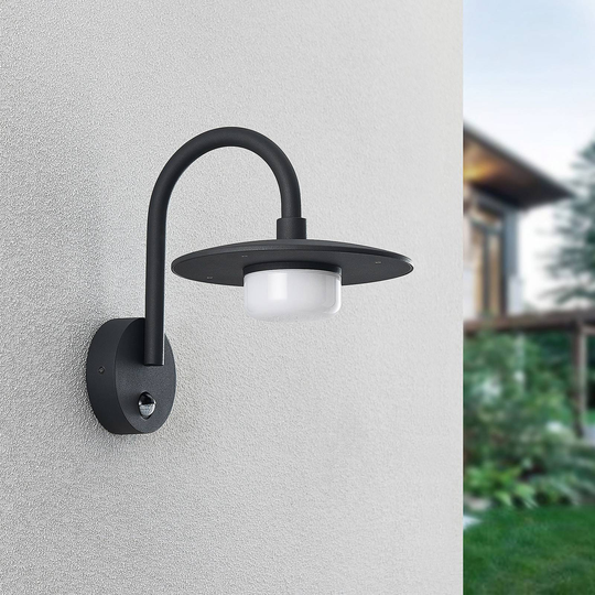 Lucande Zamalino utomhusvägglampa med sensor