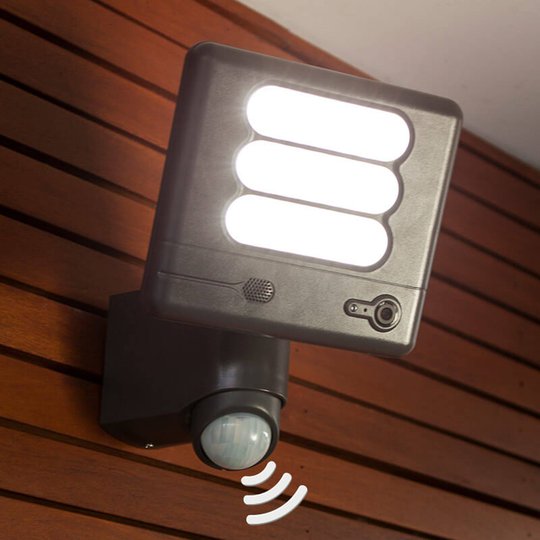 Esa Cam - LED-vägglampa och övervakningskamera