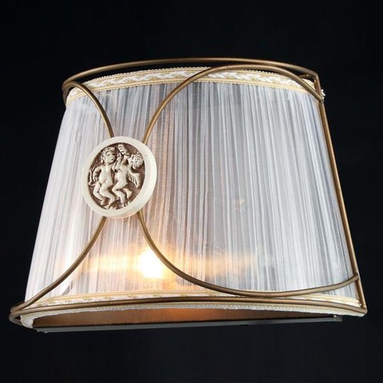 Vägglampa Letizia av organza, med ängelmotiv