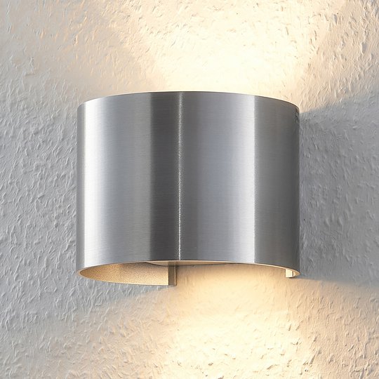 Aluminiumfärgad LED vägglampa Zuzana i rund form