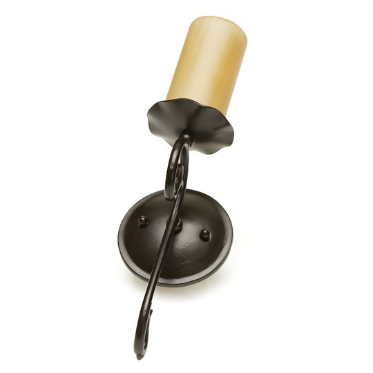 Vägglampa Bente, skärm i ljusoptik