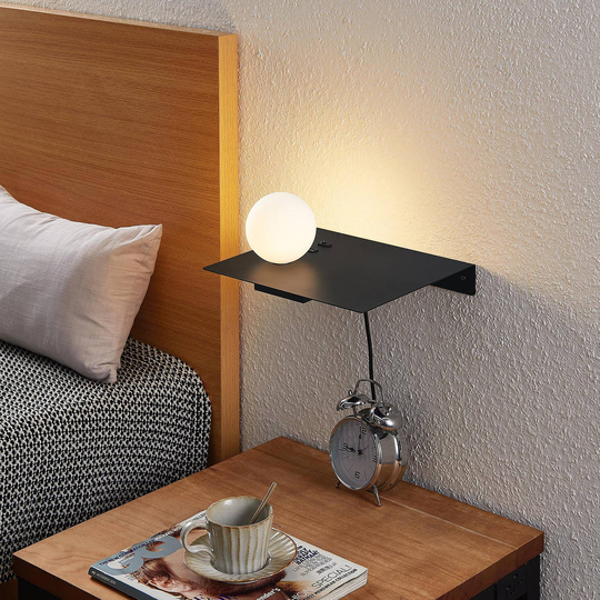Lindby Pumari vägglampa, ljuskula till vänster