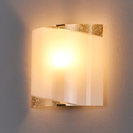 Vägglampa Beatrice med guldiga tillämpningar