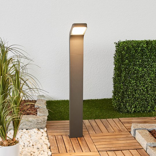 LED-väglykta Maddox med böjt huvud