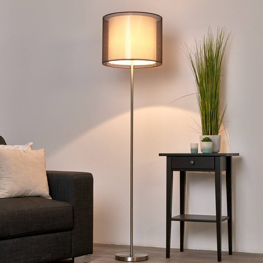 Nica - golvlampa med tygskärm i brunt