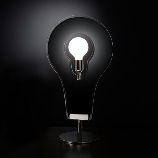 Svart, tilltalande bordslampa Flat 60