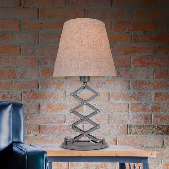 Textilbordslampa Adrienne med saxfot