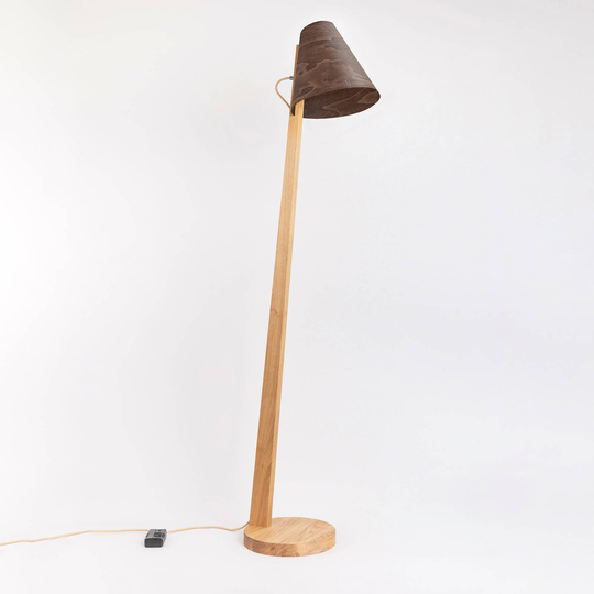 ALMUT 1411 golvlampa böjd Ø30 cm valnöt