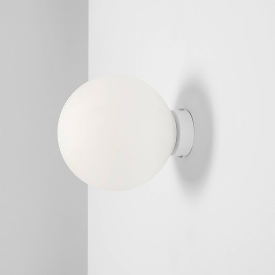 Vägglampa Ball, väggfäste vit