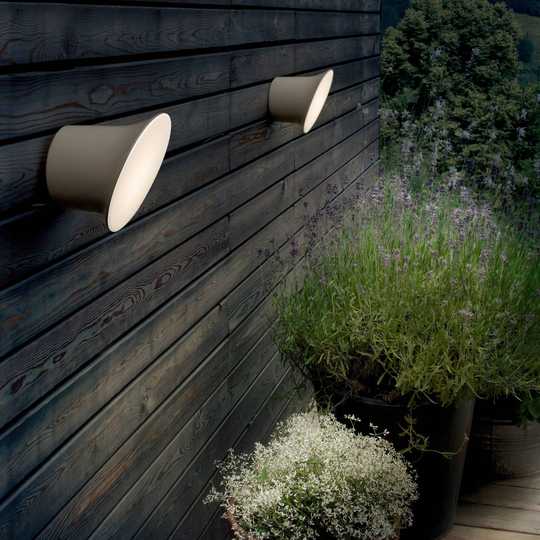 Luceplan Ecran In & Out LED-vägglampa, sand