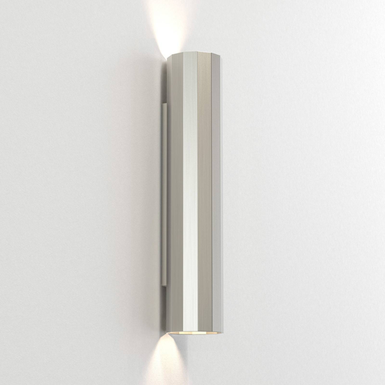 Astro Hashira 400 vägglampa, matt nickel, 40 cm