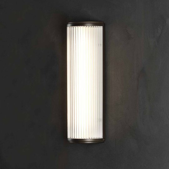LED-vägglampa Versailles med fina räfflor