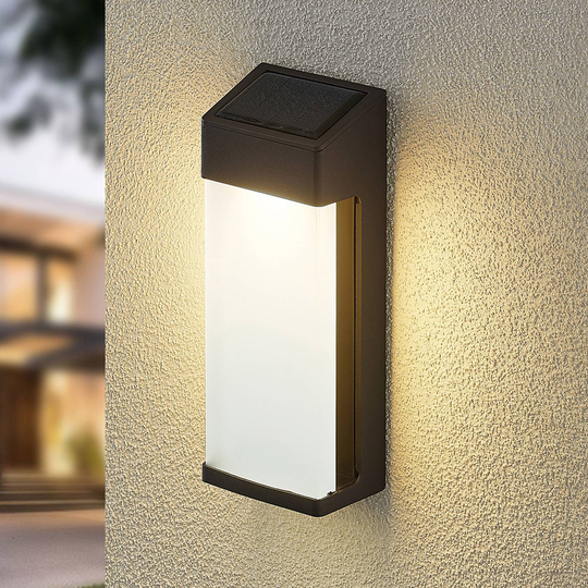 Lindby Kendrik LED-solvägglampa, svart