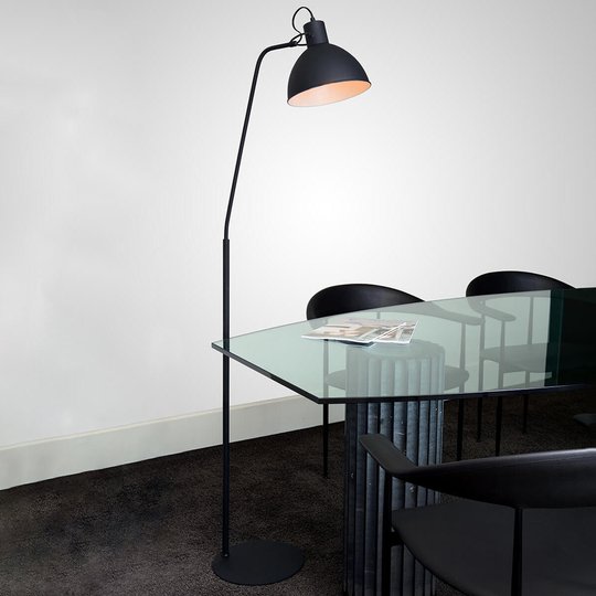 Förfinad golvlampa Shadi