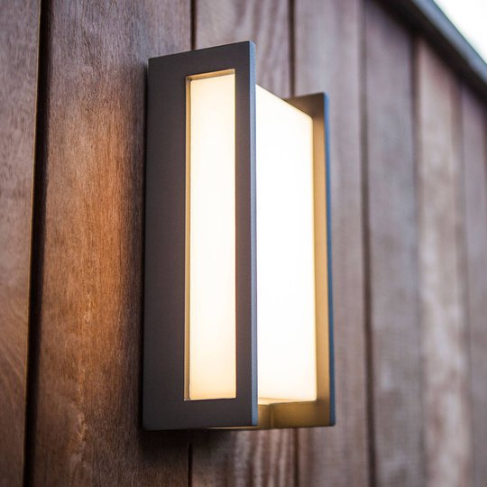 Rak LED-utomhusvägglampa Qubo