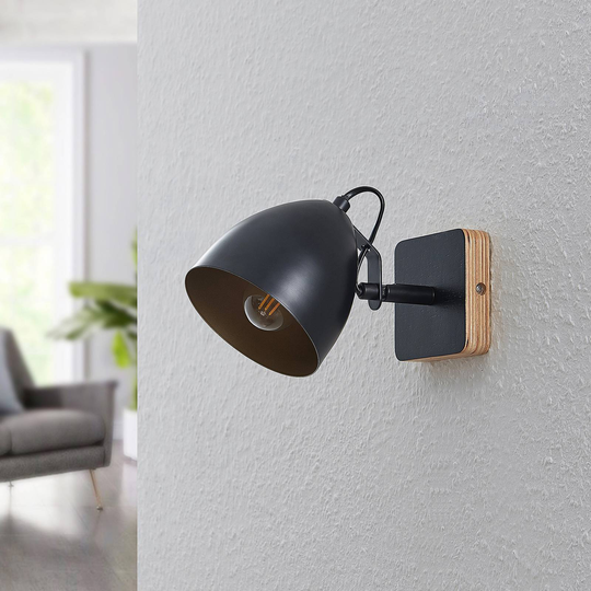 Lindby Colton väggspotlight svart/guld, 1 lampa