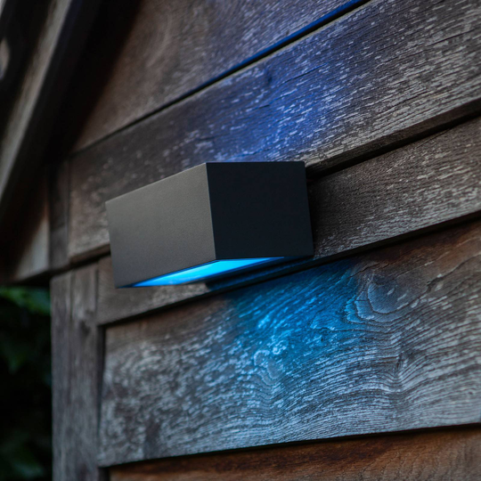 LED-utomhusvägglampa Gemini RGBW smart styrbar