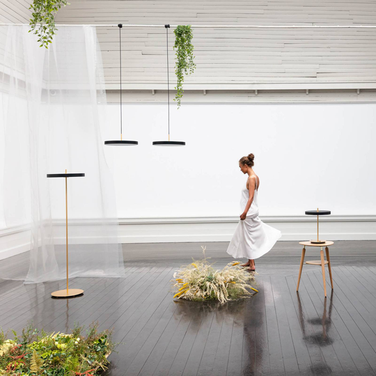 UMAGE LED-bordslampa Asteria table USB svart