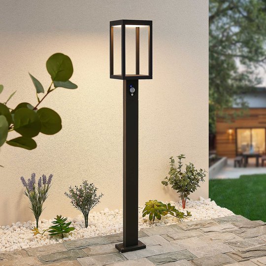 Lucande Qimka LED-solcellsgånglampa med sensor