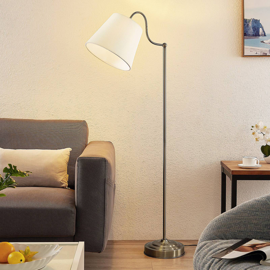Lindby Christer golvlampa, mässing, creme 150 cm