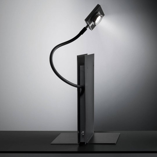 Ingo Maurer Oskar LED-bordslampa, svart