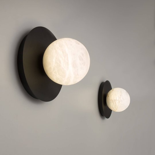 LED-vägglampa Tribeca med alabasterkula