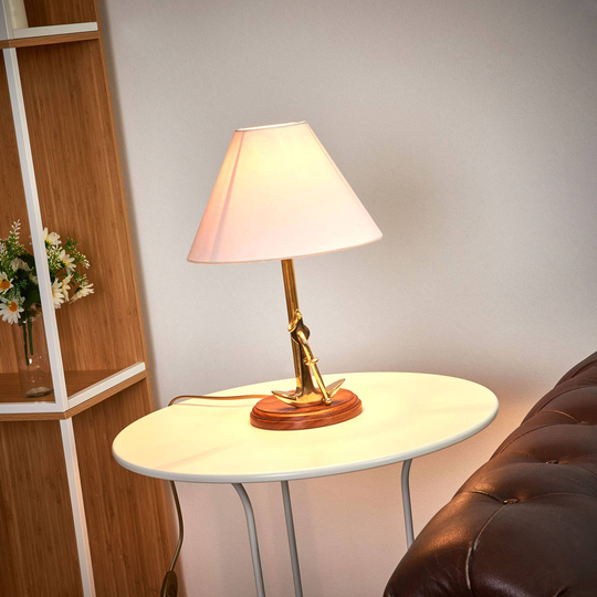 Unik bordslampa Anchor i mässing