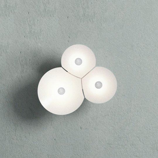Luceplan Bulbullia LED-vägglampa, 3 lampor