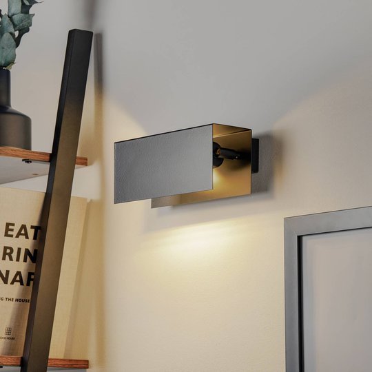 Vägglampa Gentor K1 av stål, svart