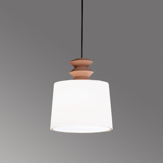 Pendellampa Eduardo av glas, med träelement