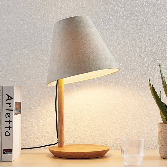 Lucande Jinda bordslampa, trästomme, grå sammet