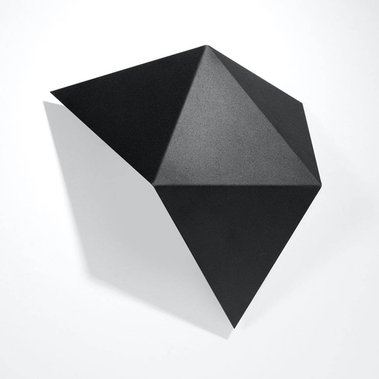 Vägglampa Shield i kantig form, svart