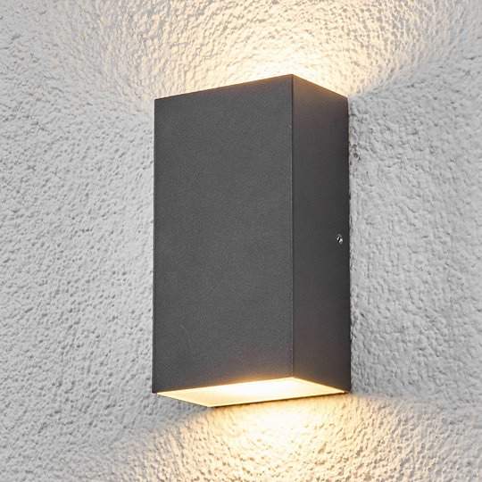 Kantig LED-utomhusvägglampa Weerd