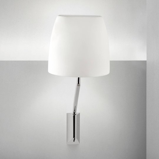 Grok Flavia vägglampa med svängbar arm