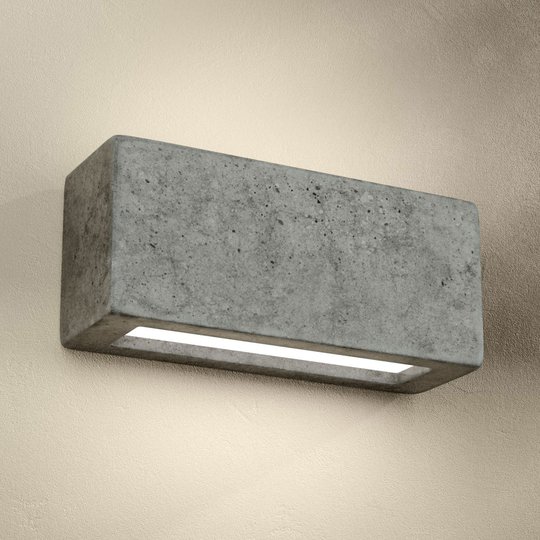 Betonggjuten vägglampa Proof