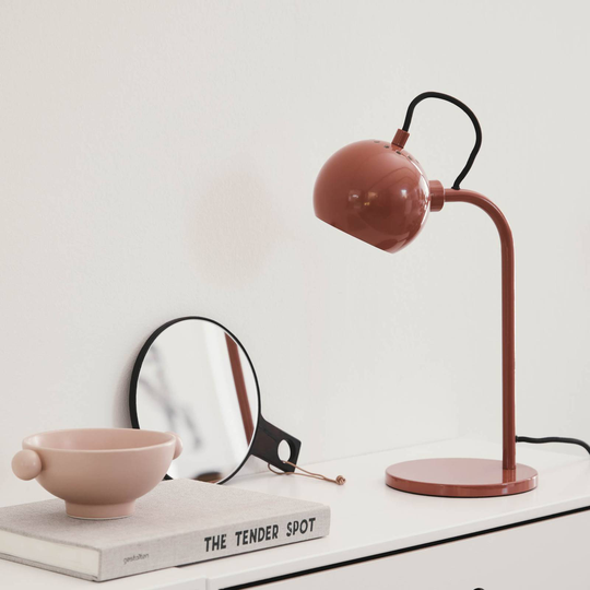 FRANDSEN Ball Single bordslampa, röd