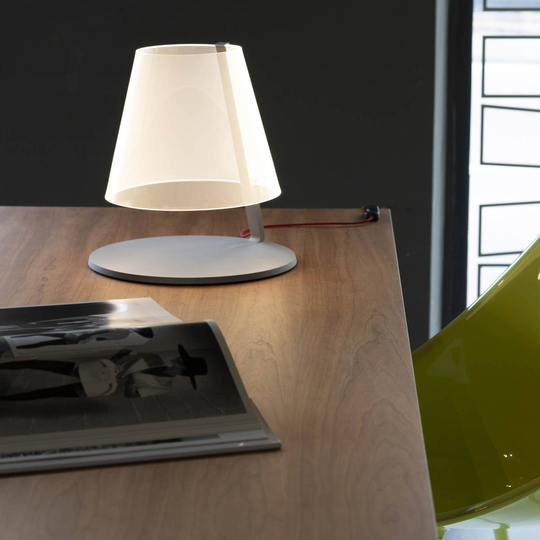 LED-bordslampa Amarcord dimbar, antracit, klar