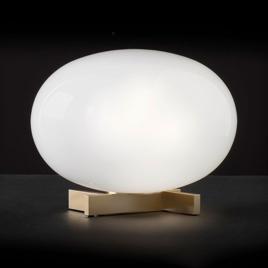Oluce Alba - bordslampa av opalglas, dimbar