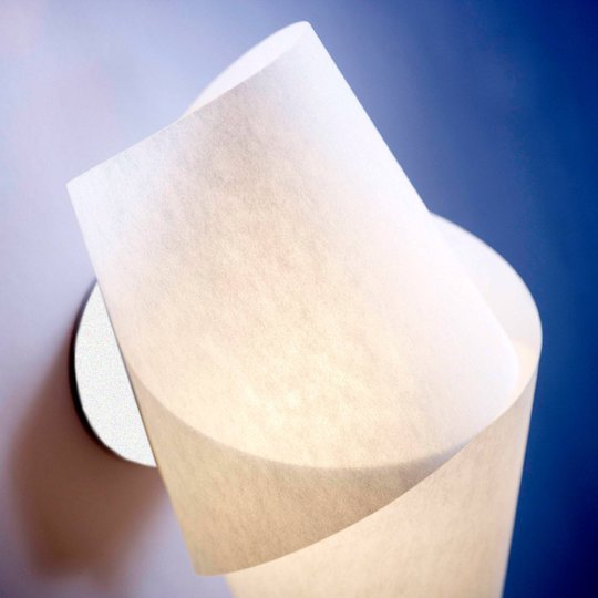 Tilltalande vägglampa Julii, vit