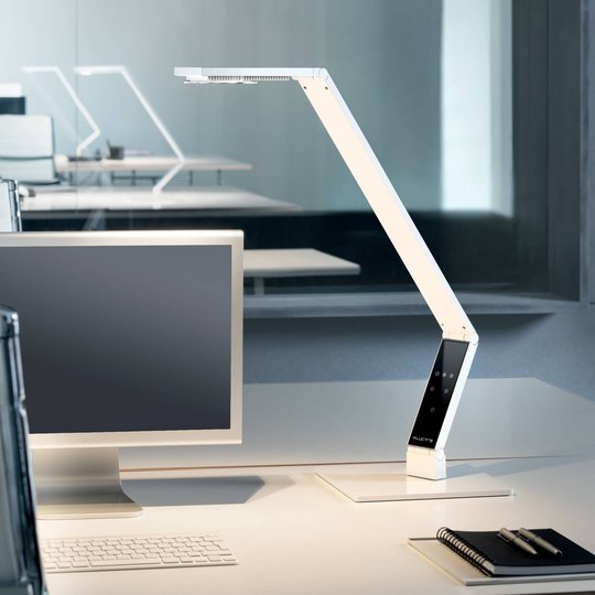 Luctra Table Linear LED-bordslampa fot vit