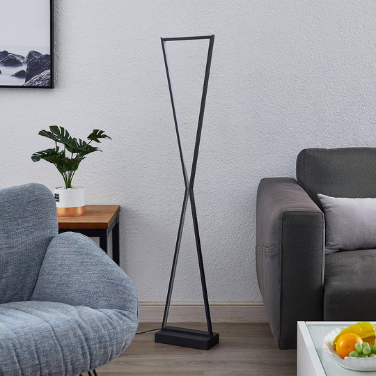 Lindby Arischa LED-golvlampa