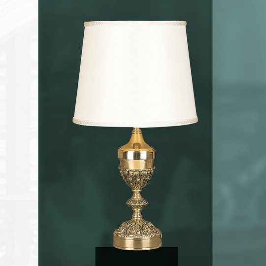 Imponerande bordslampa TTAMESIS