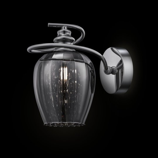 Vägglampa Blues med glasskärm i rökgrått