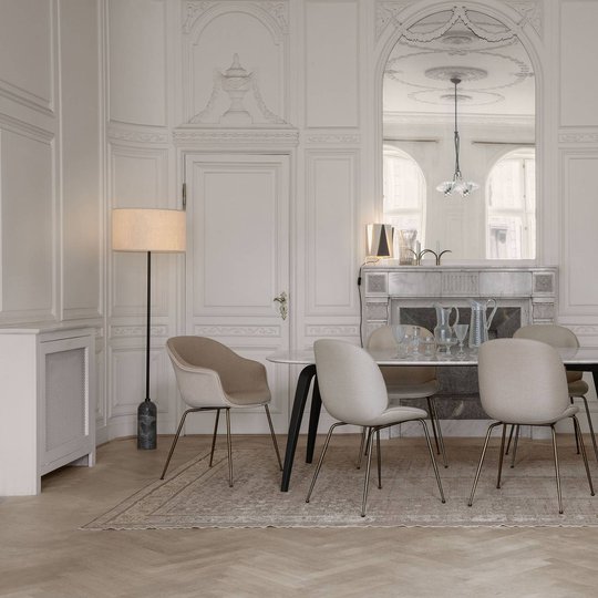 GUBI Gravity golvlampa grå marmorerad/creme