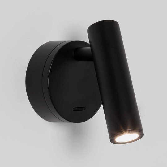 Vägglampa Enna Surface med svängbar LED-spotlight