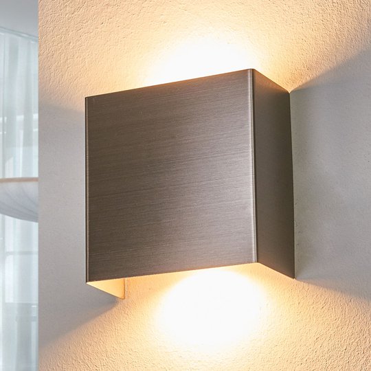 LED-vägglampa Manon, satinerat nickel, 10,5 cm
